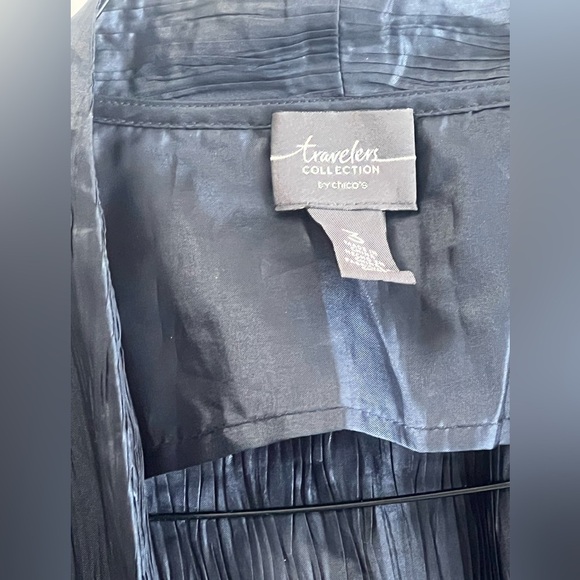 CHICO’S TRAVELERS KIMONO NAVY SIZE 3 
POLYESTER/FABRIC HAS A CRINKLE CREPE LOOK - Picture 9 of 10